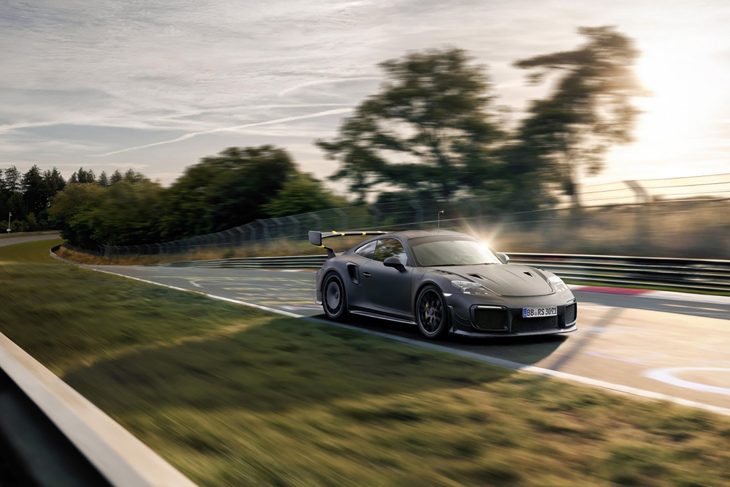 ポルシェが911 GT2 RSを魔改造した「フラッハバウRS」は数億円レベルの究極ワンオフモデル 〜 画像28