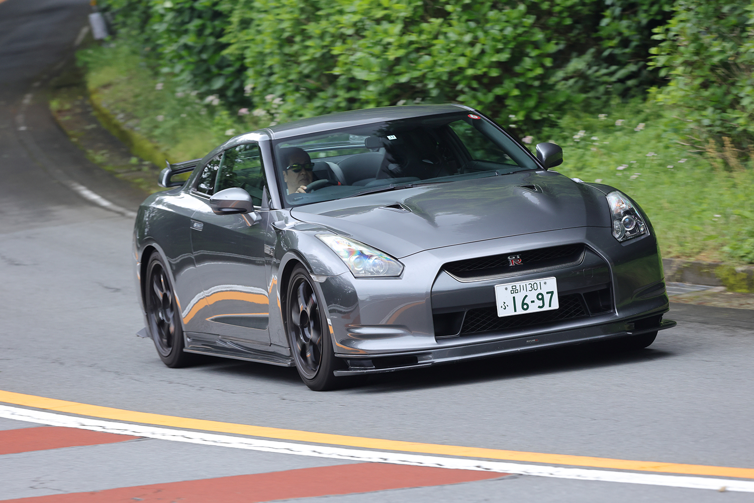 初期型R35と最終期型NISMOを乗り比べてドリキンが感じたGT-Rの進化【土屋圭市 峠賛歌】 〜 画像34