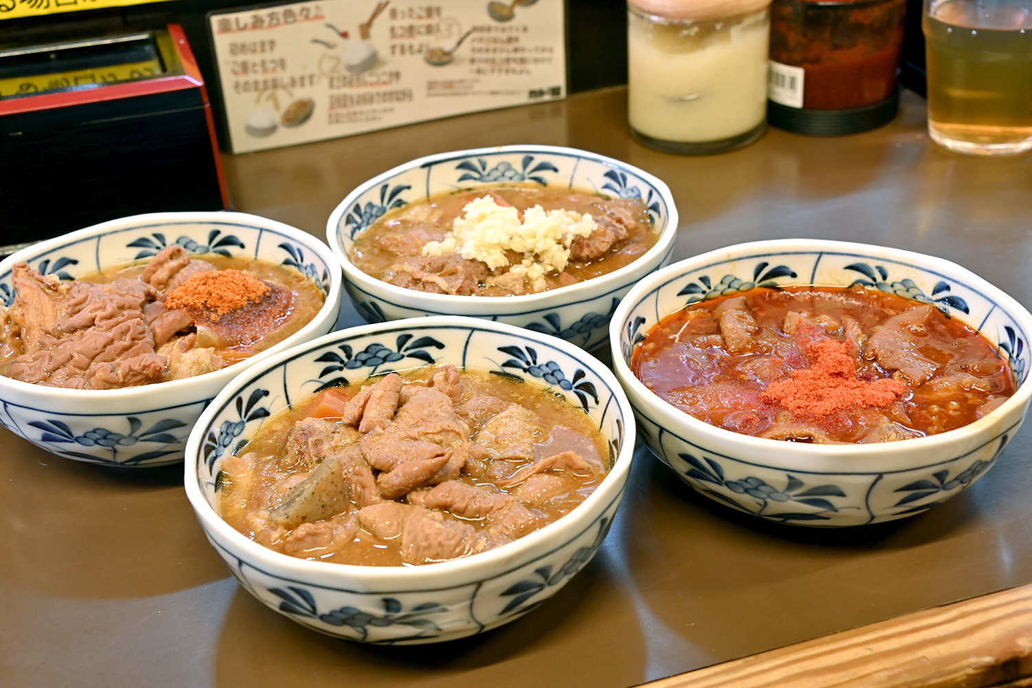 東京・青梅にもつ煮に溺れる"桃源郷"を発見【Ｐ専食堂】
