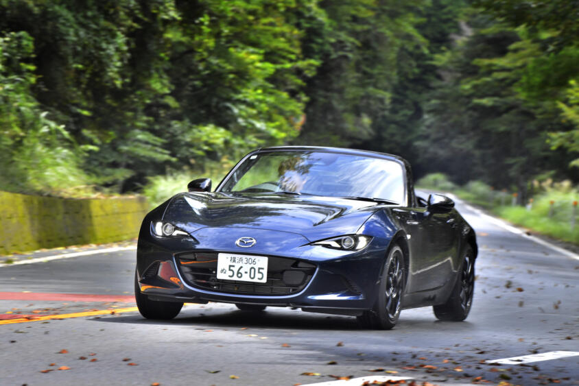 【試乗】ただでは転ばないマツダ。新型ロードスターが厳しい騒音規制を逆手に取って生まれた「痛快な走り」