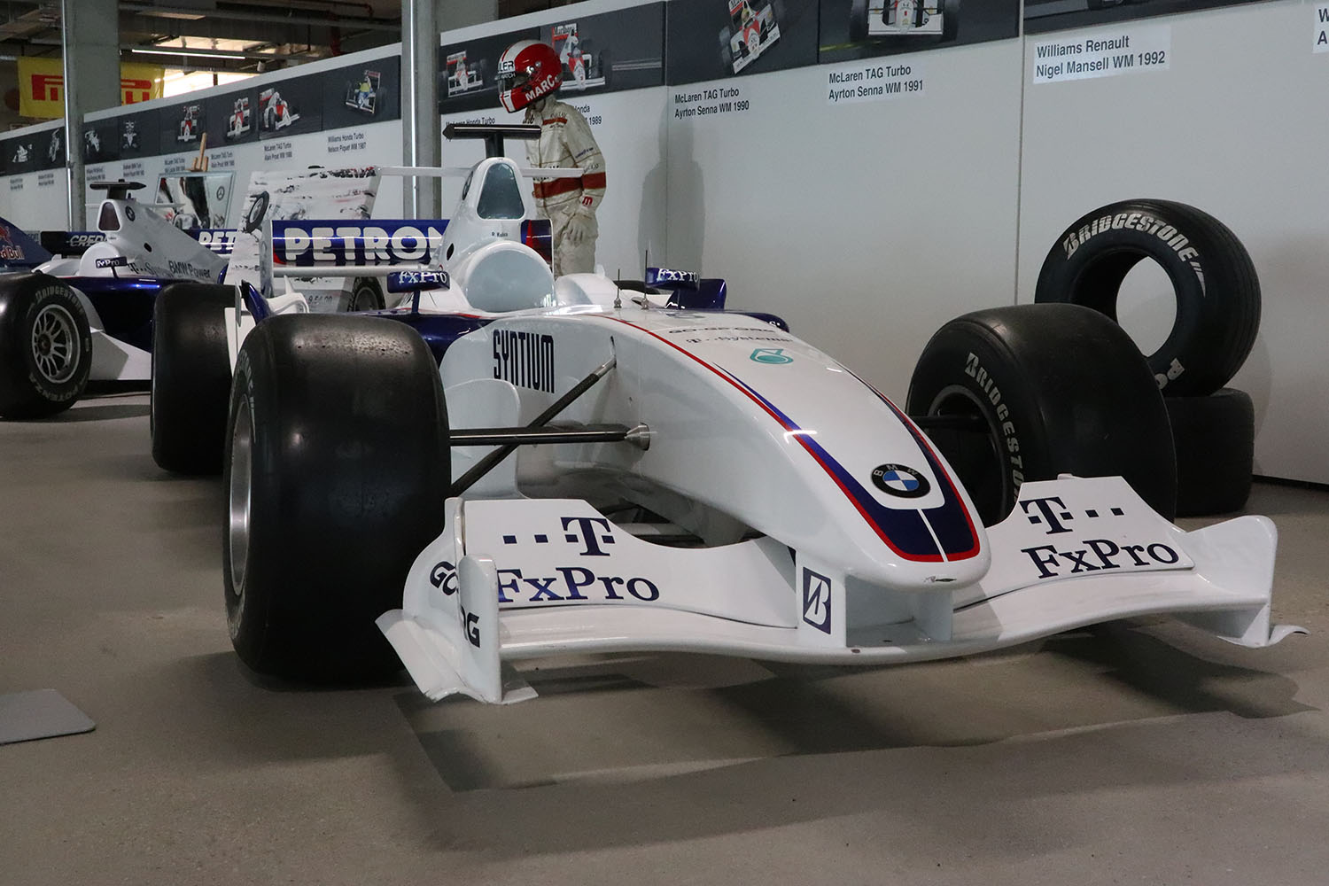 2009 BMW-Sauber F1.09・BMW P86/9 2400cc 90° V8