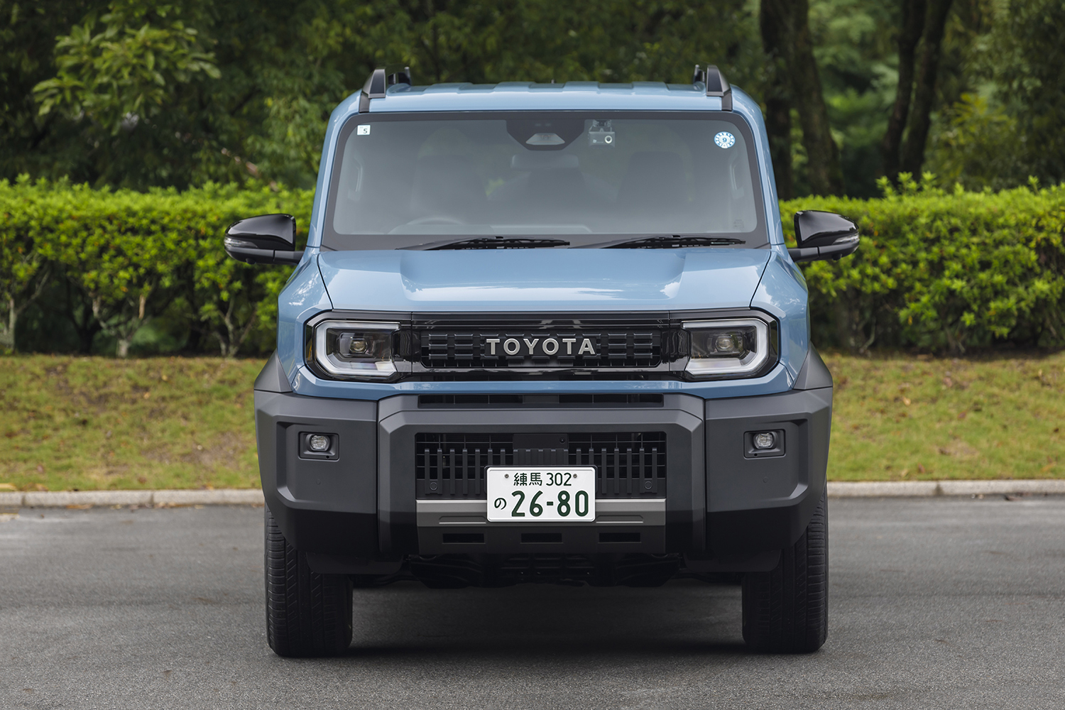 トヨタ・ランドクルーザーFJの真正面フロントスタイリング 〜 画像1