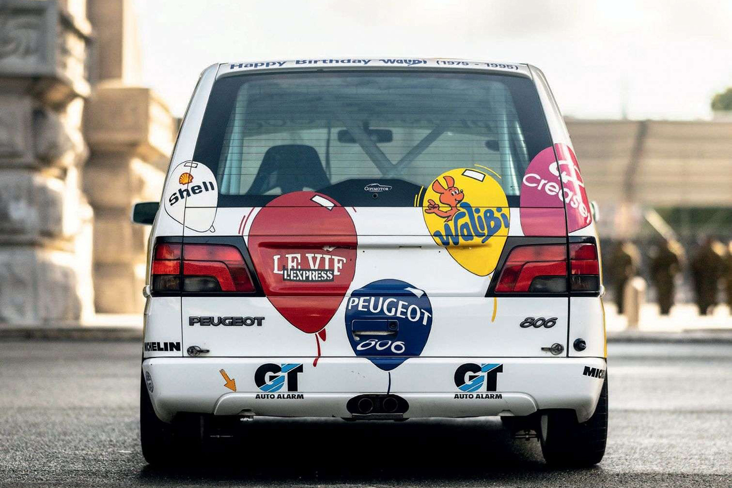 ミニバンを正真正銘のレースカーに仕立てた「プジョー806プロカー」 〜 画像10