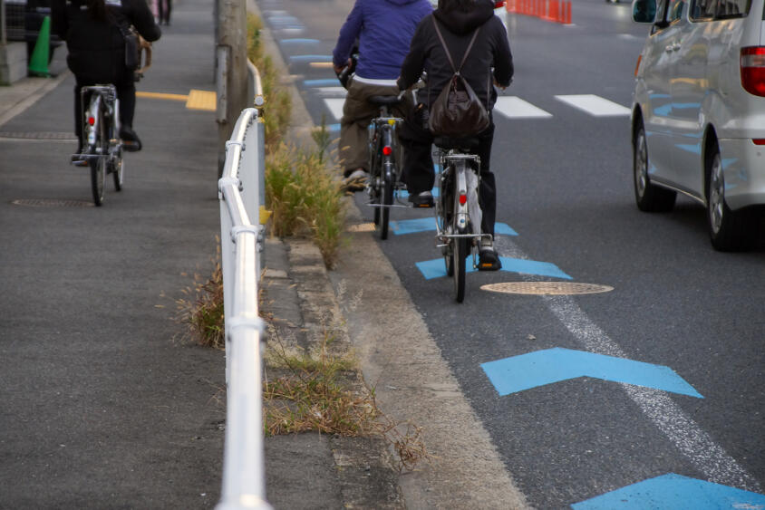法を守れば自転車を追い越せず大渋滞……。４月施行の自転車を巡る新ルールが抱える問題