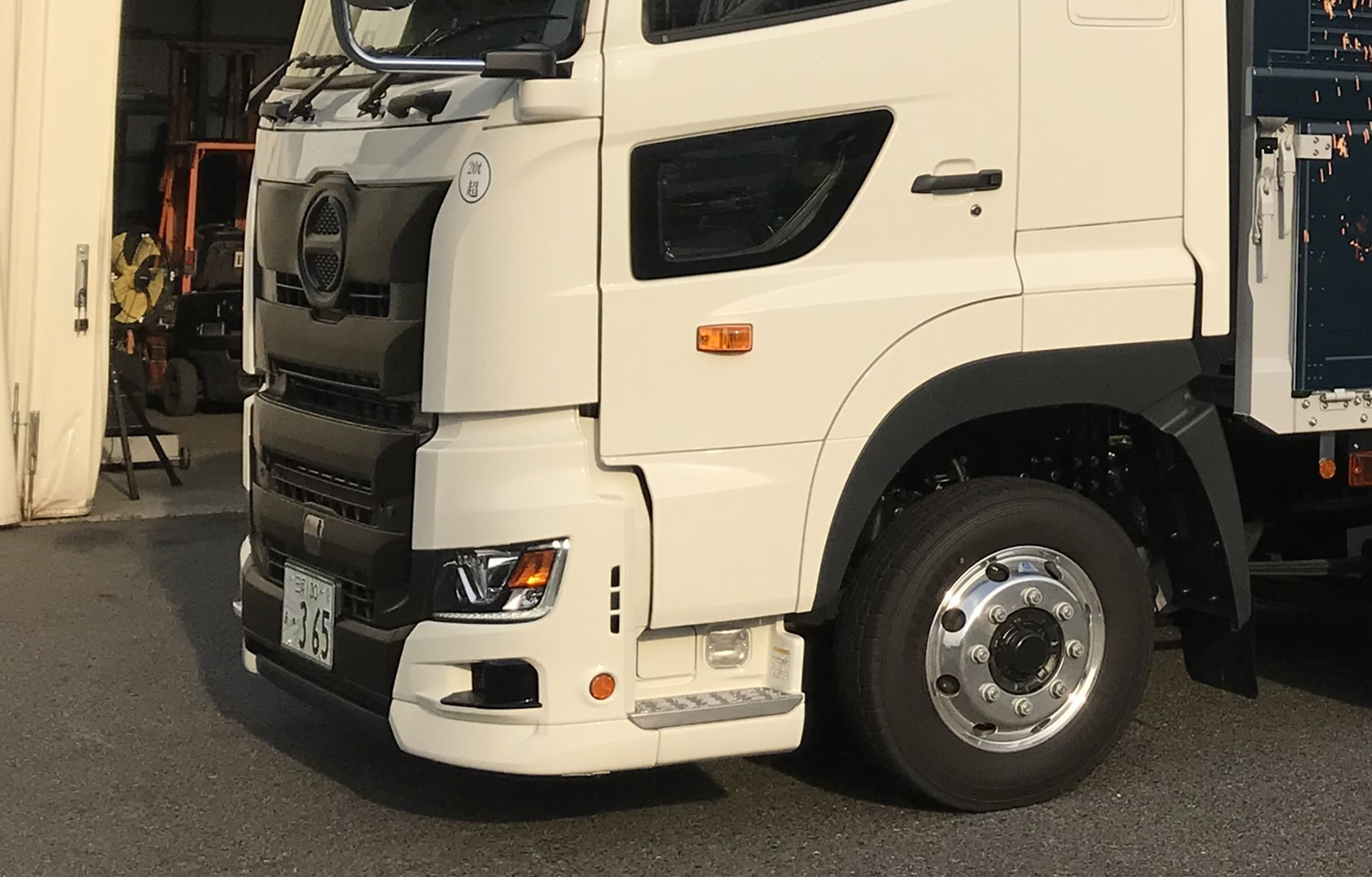 トラックのキャビン入口