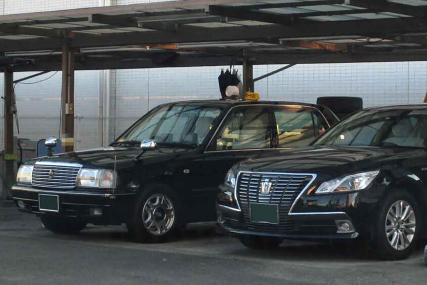 【意外】タクシーにも「車両区分」がアリ！　アルファードやレクサスはクラウンより高いってホント？