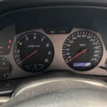 【画像】世界を見渡しても最高130km/h程度なのになぜ？　高性能市販車が使わなくても「300km/hまで表示のあるメーター」を採用する理由 〜 画像4