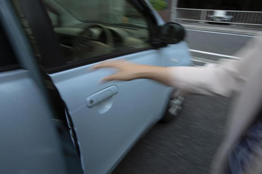 「ガラガラなのに遠くに駐車」「１時間かけても目当てのガソスタへ」クルマ好きと一般人の一生埋まらない溝10選