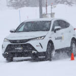 【画像】電動化で重くてハイパワーなイマドキSUVでもバッチリ！　ヨコハマの新スタッドレス「iceGUARD 8 SUV」は履いて間違いナシの完成度 〜 画像12
