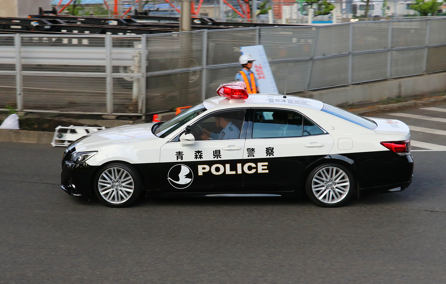 青森県警車