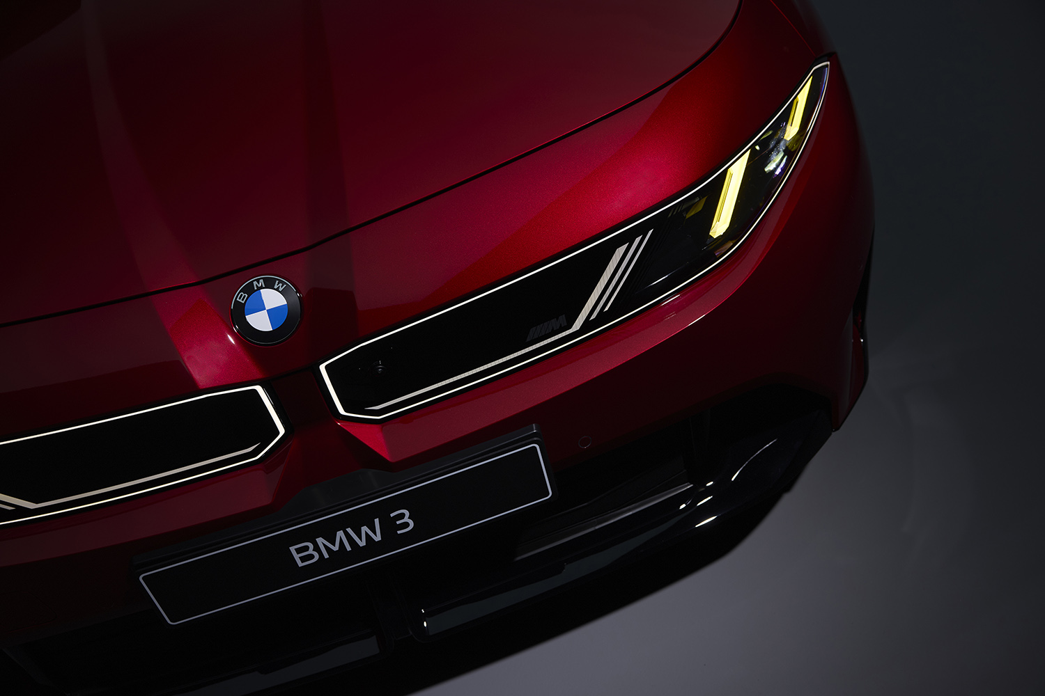 新型BMW 3シリーズはEVとエンジンを両立