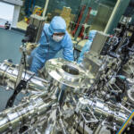 【画像】１秒もかからず充電できて劣化もなし！　全固体電池が霞みまくる「量子バッテリー」がEVの常識を変える 〜 画像4