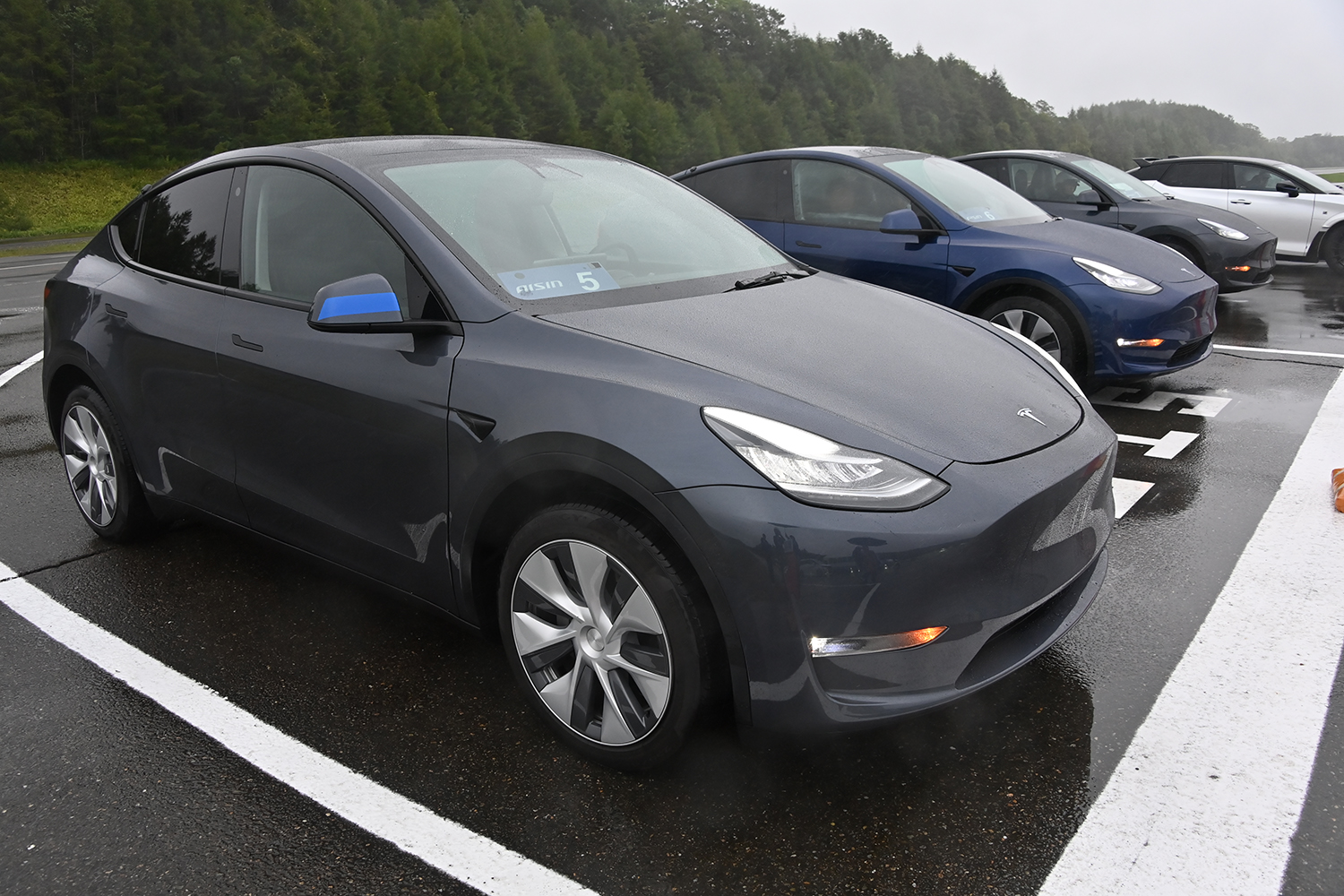 TEKIZAIボデー搭載のテスラ・モデルY