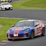 【画像】新しいマシンに新しい路面と初めて尽くしで挑む激戦の鈴鹿！　GR86／BRZ Cup第６戦に挑んだチームタクティに課された試練 〜 画像96