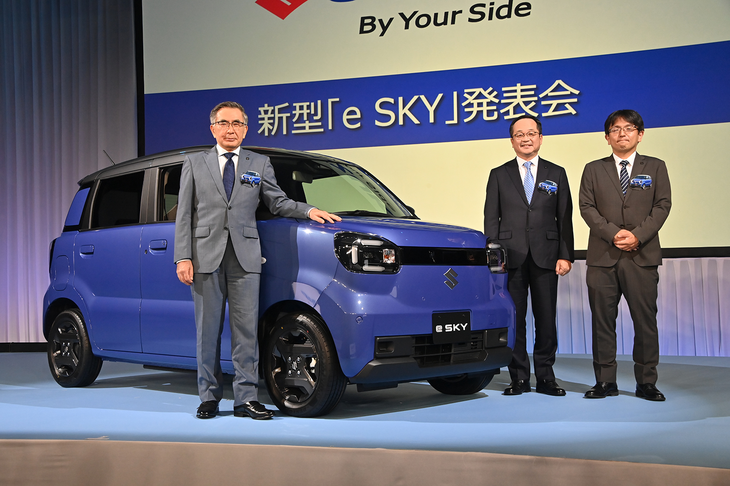 スズキ eSKYと鈴木社長たち