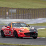 【画像】一時はトップ快走も一転……残り５分で起きた悲劇。第37回ロードスター耐久レースはWEB CARTOPチームの悲願ならず 〜 画像97