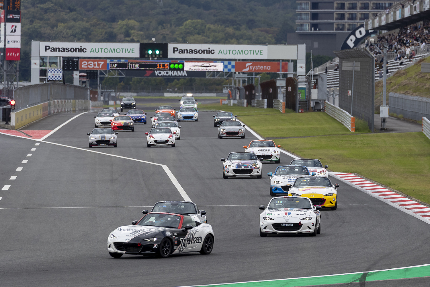 優勝０回のCARトップ＆WEB CARTOP編集部が37回連続出場中のメディア対抗ロードスター耐久レースに挑んだ 〜 画像1