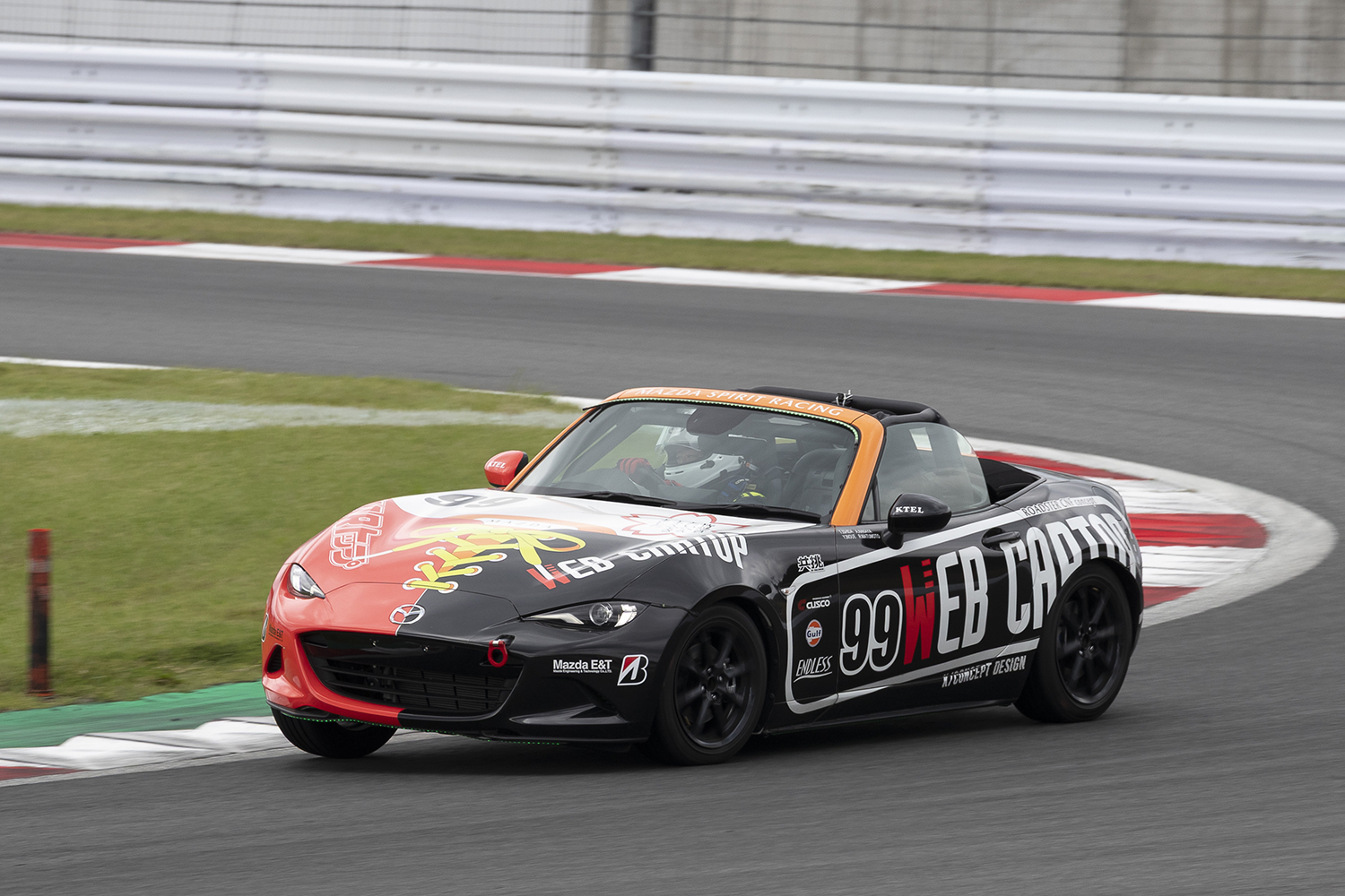 優勝０回のCARトップ＆WEB CARTOP編集部が37回連続出場中のメディア対抗ロードスター耐久レースに挑んだ 〜 画像2