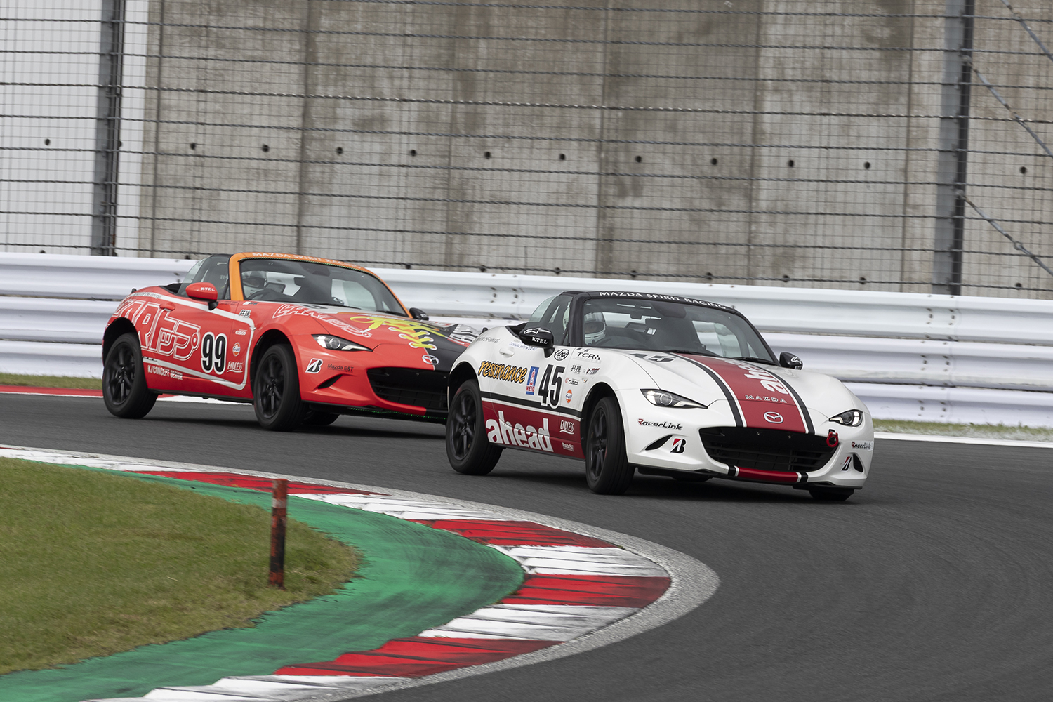 優勝０回のCARトップ＆WEB CARTOP編集部が37回連続出場中のメディア対抗ロードスター耐久レースに挑んだ 〜 画像6