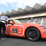 【画像】一時はトップ快走も一転……残り５分で起きた悲劇。第37回ロードスター耐久レースはWEB CARTOPチームの悲願ならず 〜 画像23