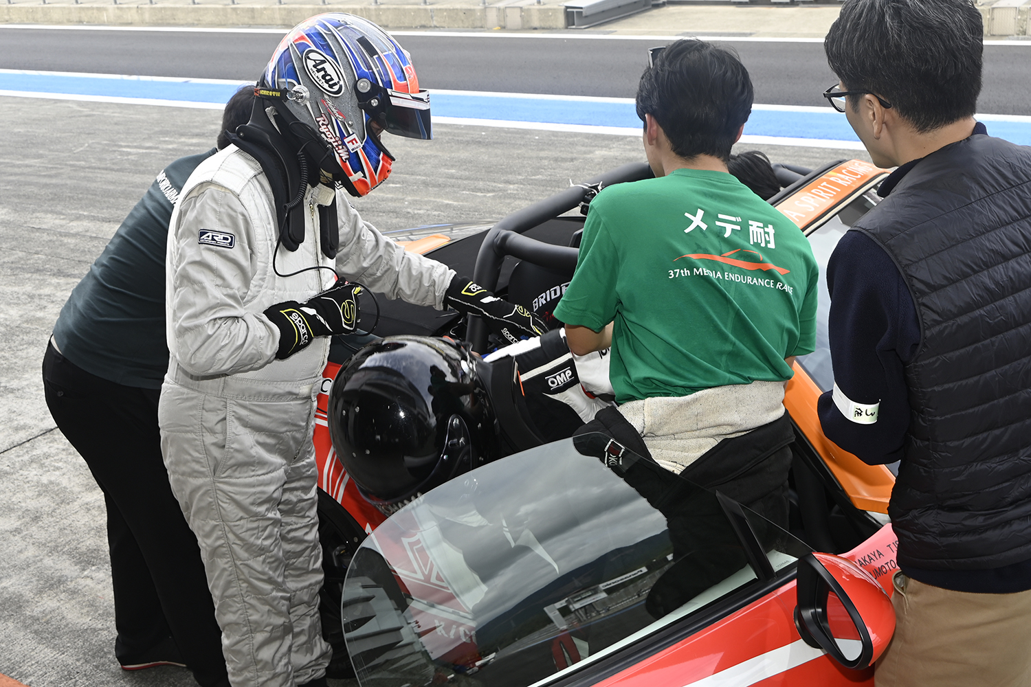 優勝０回のCARトップ＆WEB CARTOP編集部が37回連続出場中のメディア対抗ロードスター耐久レースに挑んだ 〜 画像40