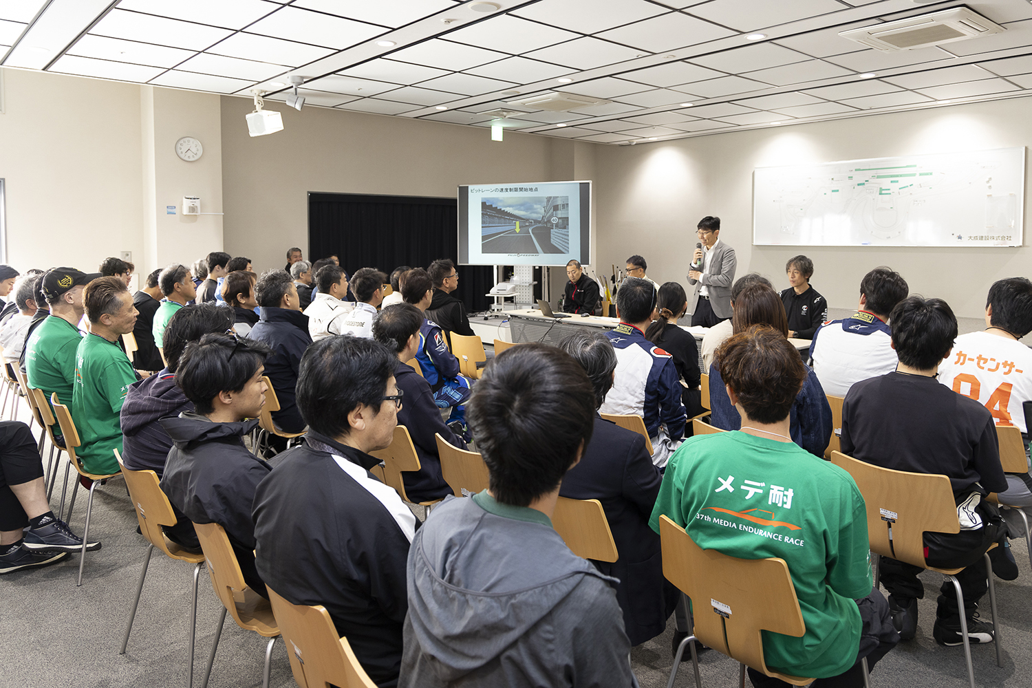優勝０回のCARトップ＆WEB CARTOP編集部が37回連続出場中のメディア対抗ロードスター耐久レースに挑んだ 〜 画像48