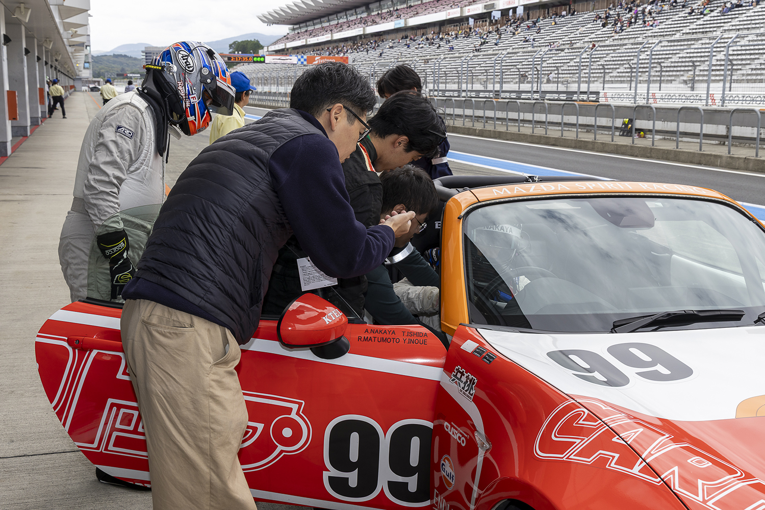 優勝０回のCARトップ＆WEB CARTOP編集部が37回連続出場中のメディア対抗ロードスター耐久レースに挑んだ 〜 画像74