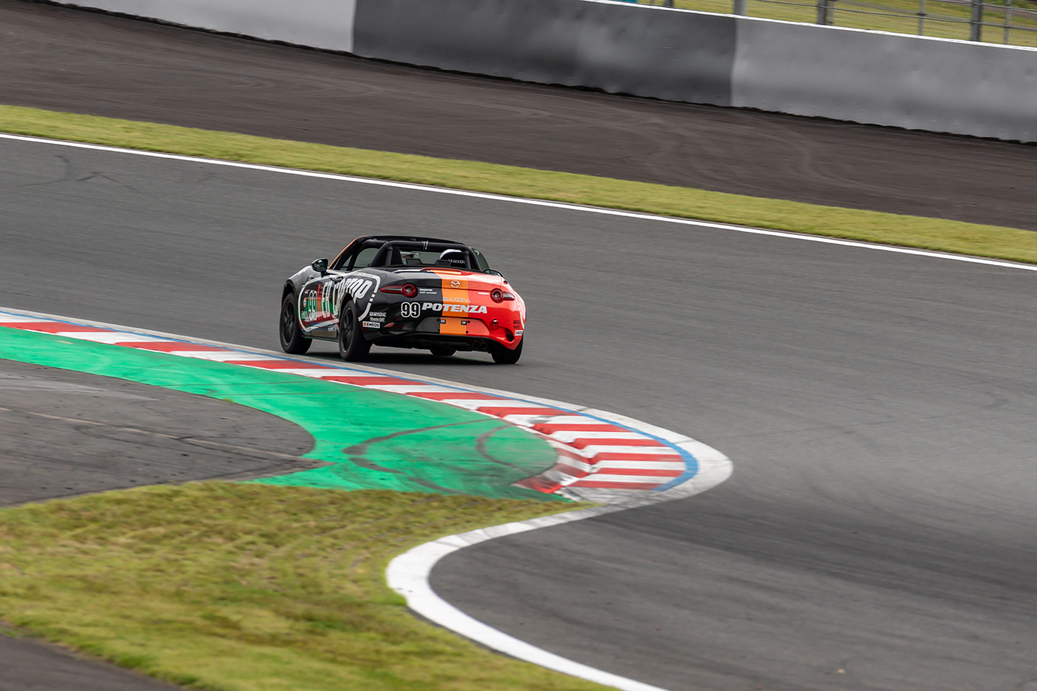 優勝０回のCARトップ＆WEB CARTOP編集部が37回連続出場中のメディア対抗ロードスター耐久レースに挑んだ 〜 画像83