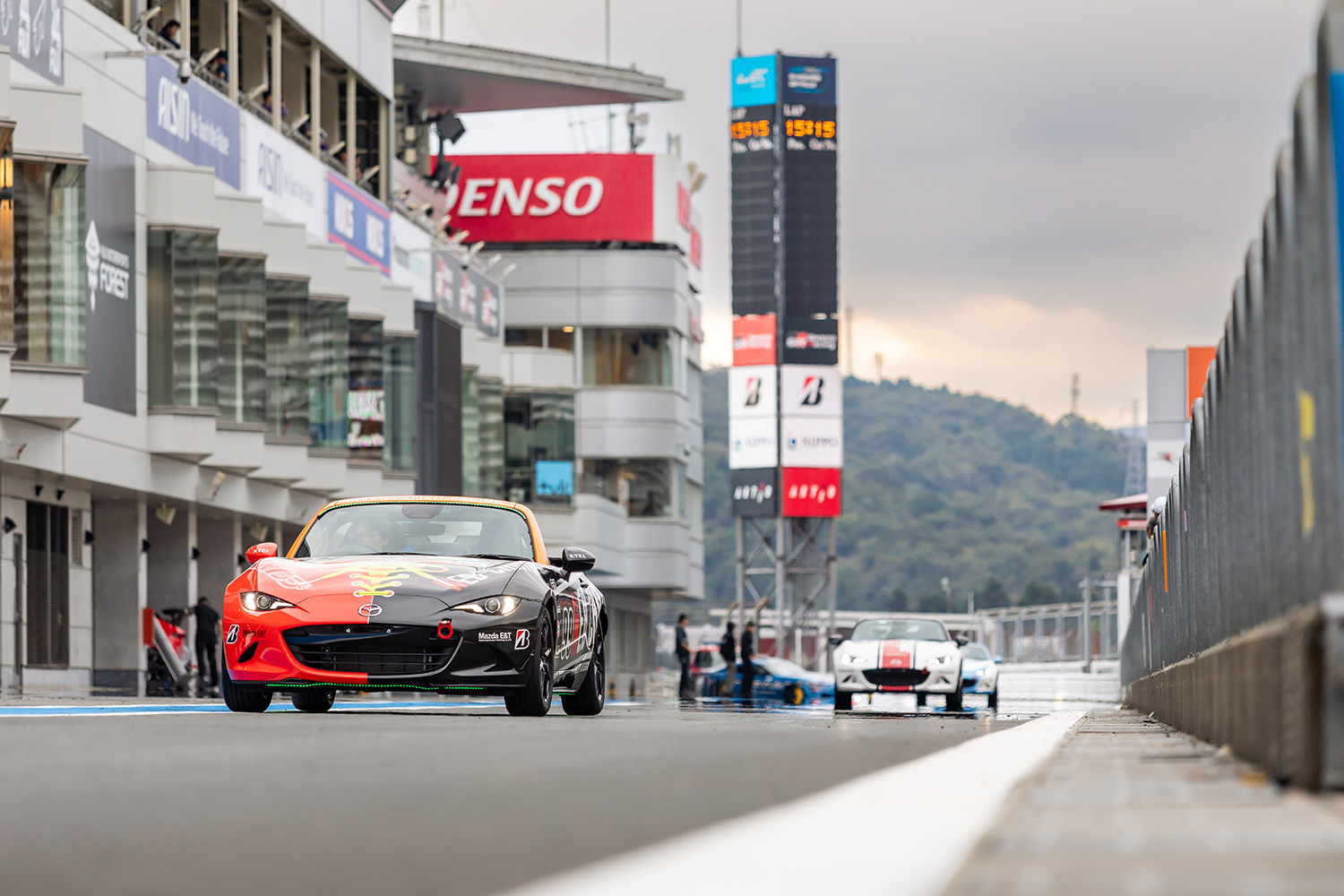 優勝０回のCARトップ＆WEB CARTOP編集部が37回連続出場中のメディア対抗ロードスター耐久レースに挑んだ 〜 画像85