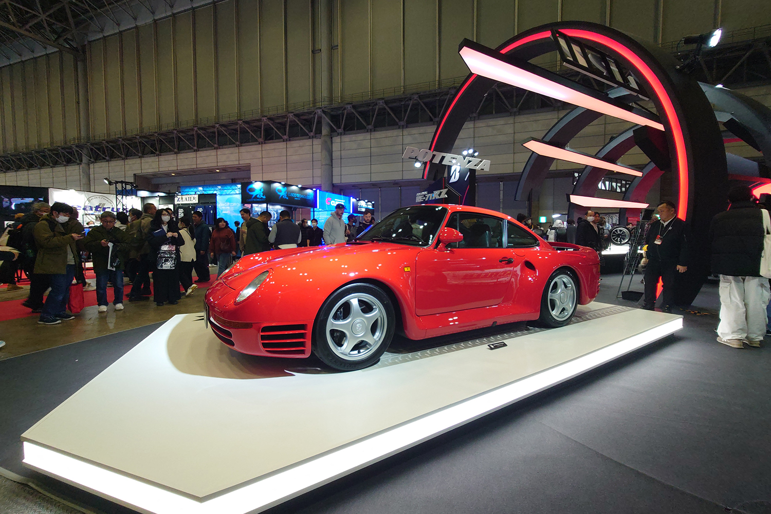 ブリヂストンブースに展示されたポルシェ959
