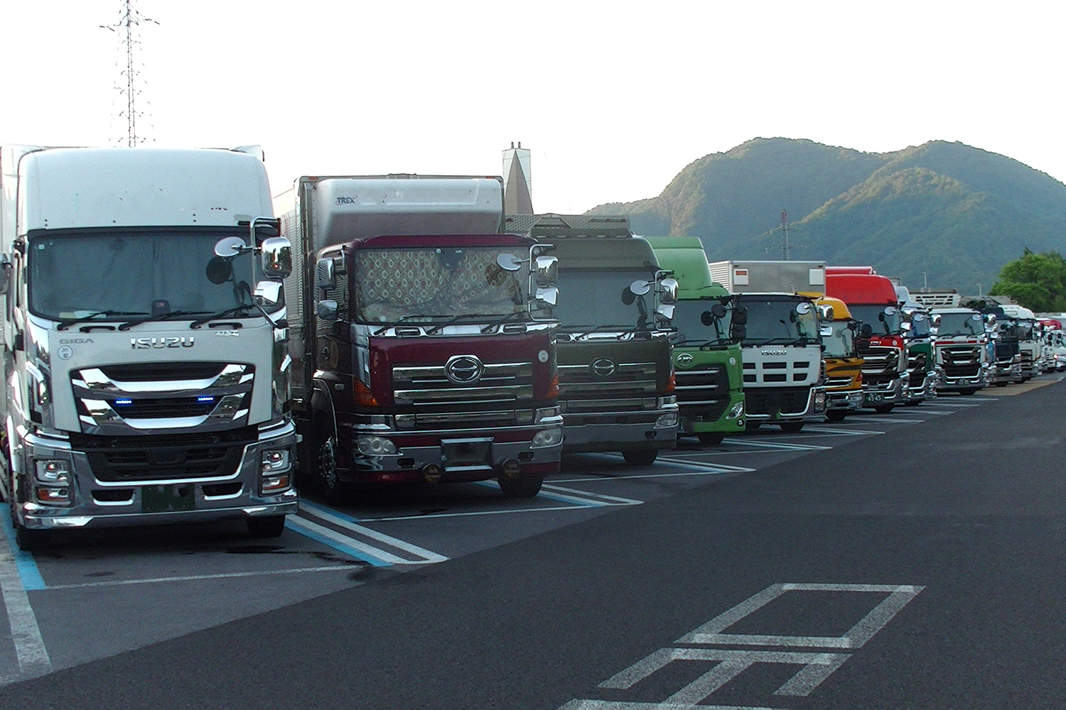 トラックの駐車イメージ