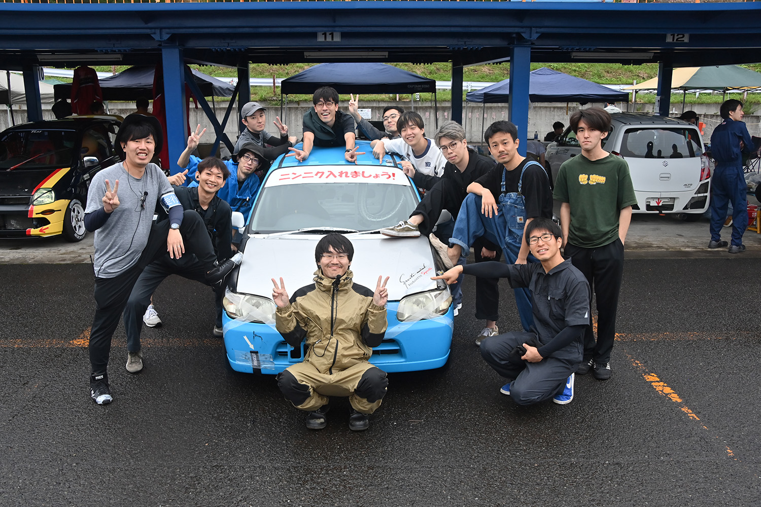 NK7に参戦した「卓上の大蒜（ガーリック）」のメンバーたち