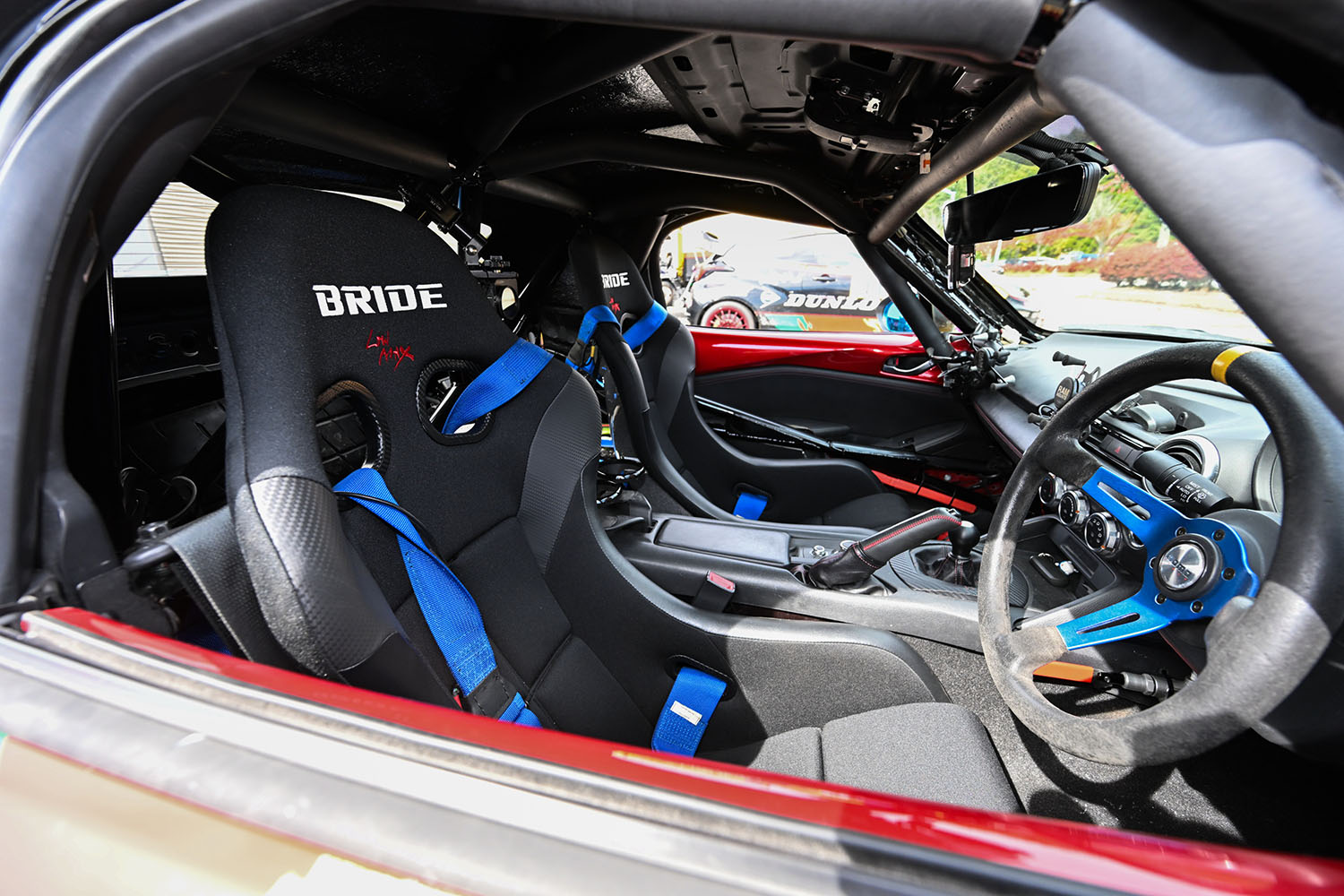 全日本ラリー選手権・第8戦「M.C.S.C.ラリーハイランドマスターズ」に出場したロードスターの車内