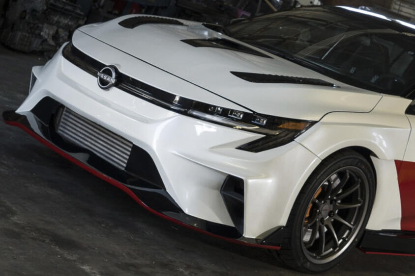 市販化熱望のFFスポーツがアメリカで爆誕！　日産が激アツFFセダン「セントラ Spec-Vコンセプト」を発表