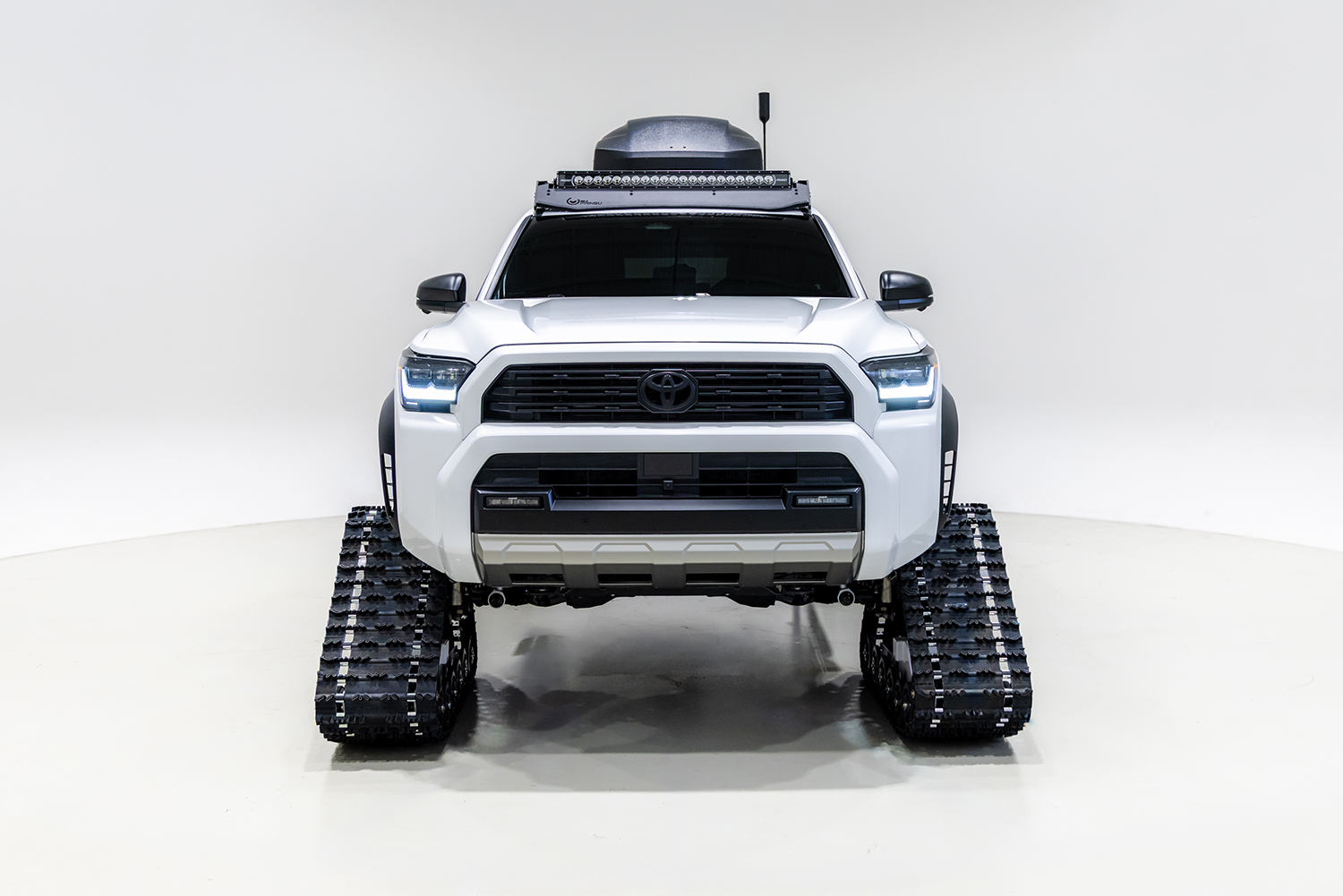 トヨタがSEMAショーに展示する雪道特化型ヨンク「スノーハンターコンセプト」がバケモノだった 〜 画像1