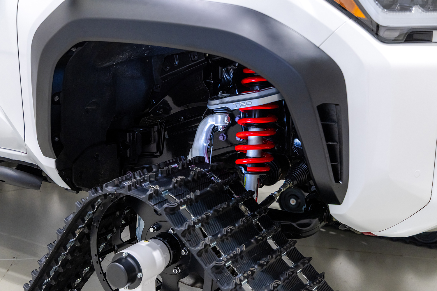トヨタがSEMAショーに展示する雪道特化型ヨンク「スノーハンターコンセプト」がバケモノだった 〜 画像5