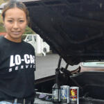【画像】直6からV8へ執念のDIY！　重い鉄ブロックを自ら吊るした小柄な「C10女子」のヤバすぎる情熱 〜 画像34
