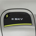 【画像】スズキ初の軽ＥＶ「eSKY」を自分らしく彩る！　スズキは純正アクセサリーで「近未来系」と「ポップ系」のふたつの顔を提案 〜 画像21