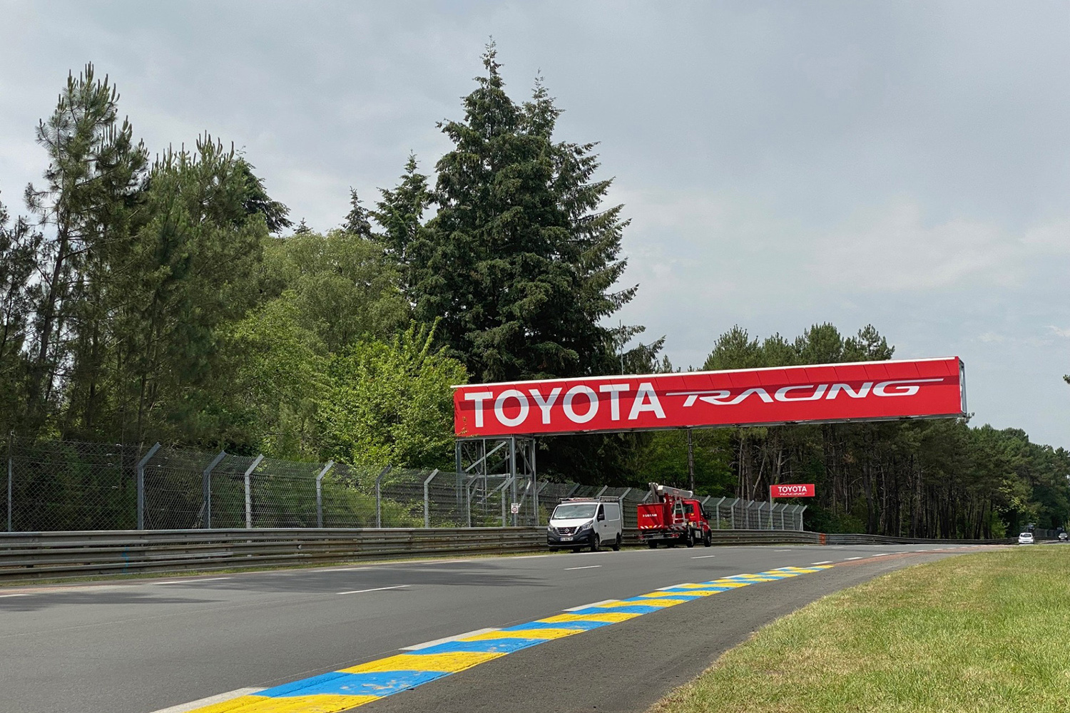 ル・マン24時間レース取材から1100kmを自走で帰るにはガソリン1リッター400円はきつすぎた【みどり独乙通信】 〜 画像30