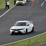 【画像】集まったタイプＲで「TYPE R」のクルマ文字！　鈴鹿で初開催の「Honda All Type R World Meeting 2026 in Suzuka」が圧巻だった 〜 画像154