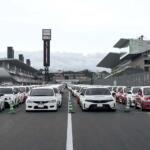 【画像】集まったタイプＲで「TYPE R」のクルマ文字！　鈴鹿で初開催の「Honda All Type R World Meeting 2026 in Suzuka」が圧巻だった 〜 画像160
