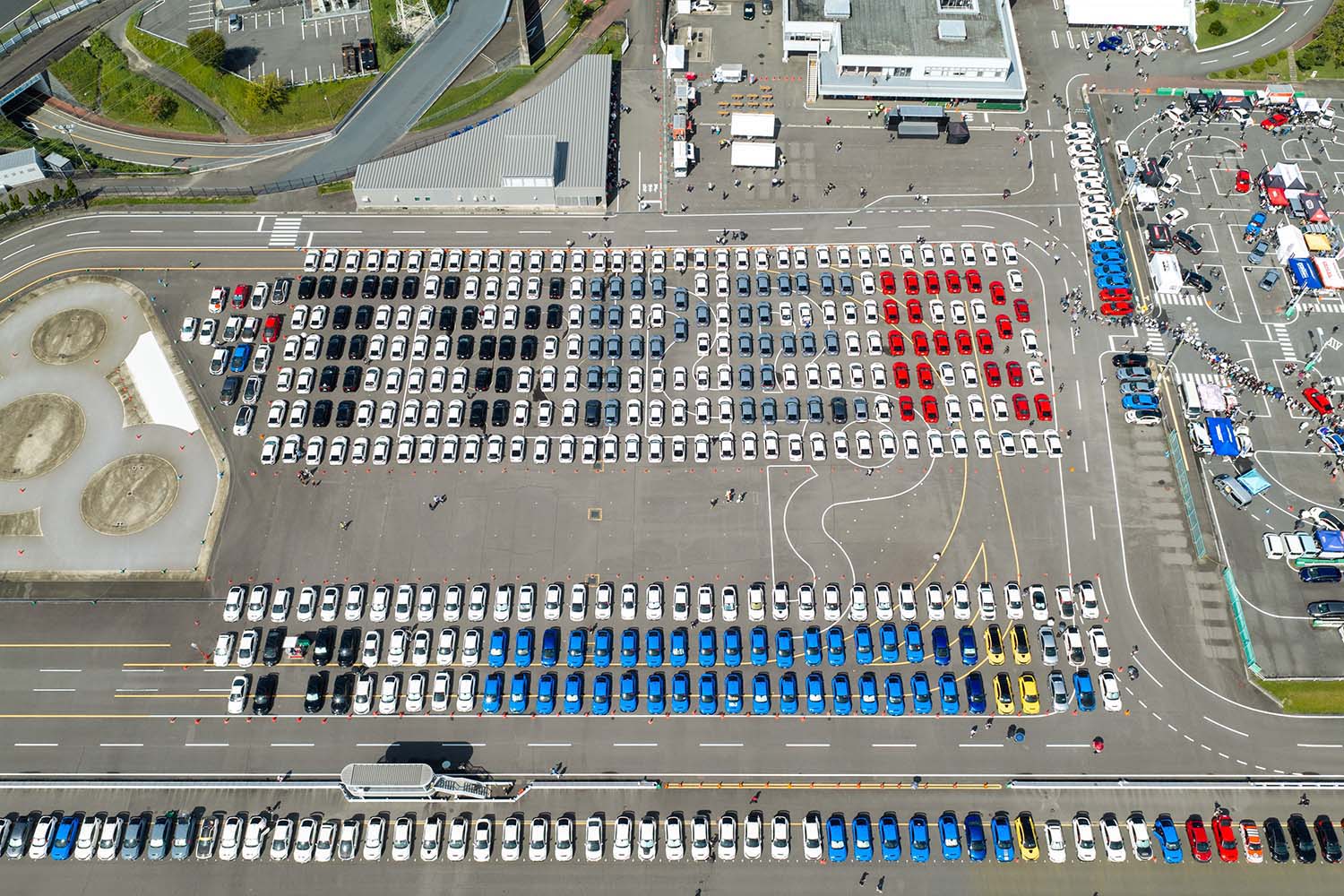 「Honda All Type R World Meeting 2026 in Suzuka」のタイプRによるクルマ文字