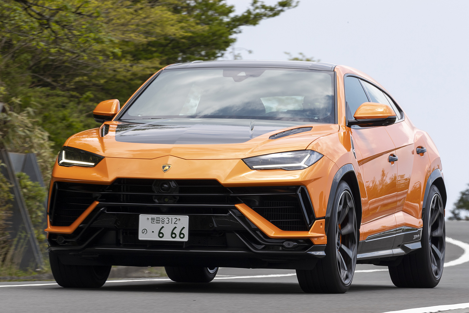 ランボルギーニ・ウルスSEペルフォルマンテの走行