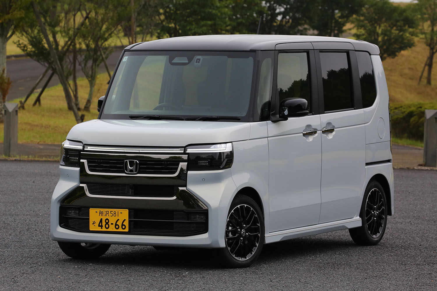 ホンダN-BOX CUSTOMのフロントスタイリング