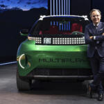 【画像】伝説の珍車「ムルティプラ」がまさかの復活!?　フィアット新型「ムルティプレイ」の変形ギミックがぶっ飛びすぎている 〜 画像1