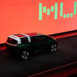 【画像】伝説の珍車「ムルティプラ」がまさかの復活!?　フィアット新型「ムルティプレイ」の変形ギミックがぶっ飛びすぎている 〜 画像26