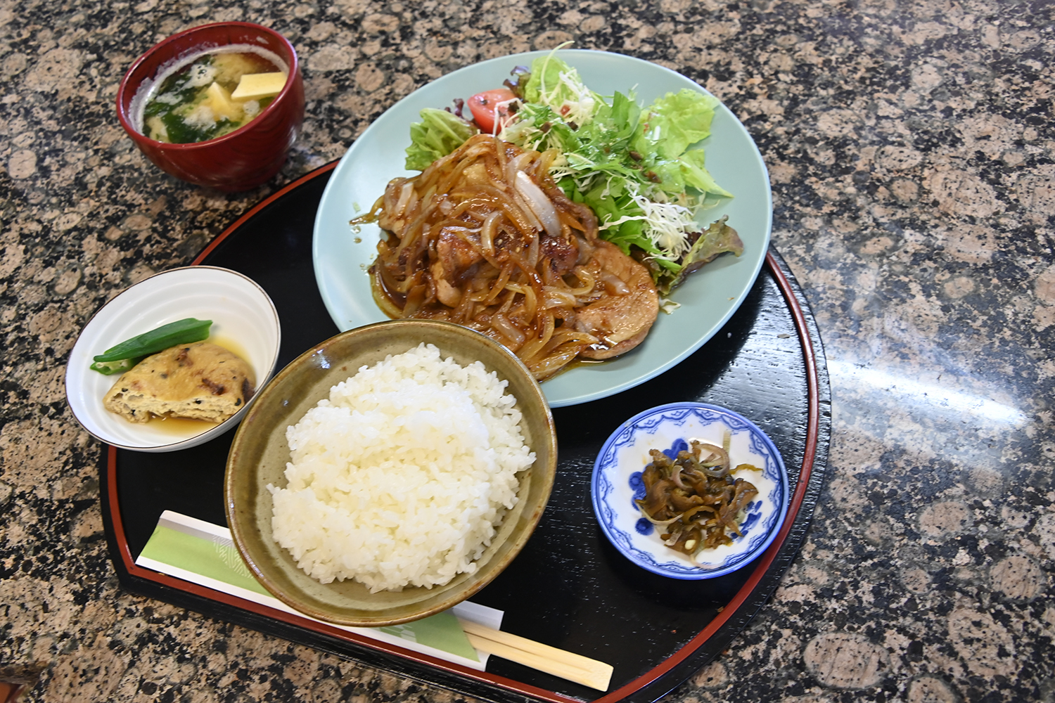 ちょうどいい味付けの「しょうが焼き定食」とホッケに小鉢８品が付く「おまかせ定食」が最高だった【Ｐ専食堂】 〜 画像19