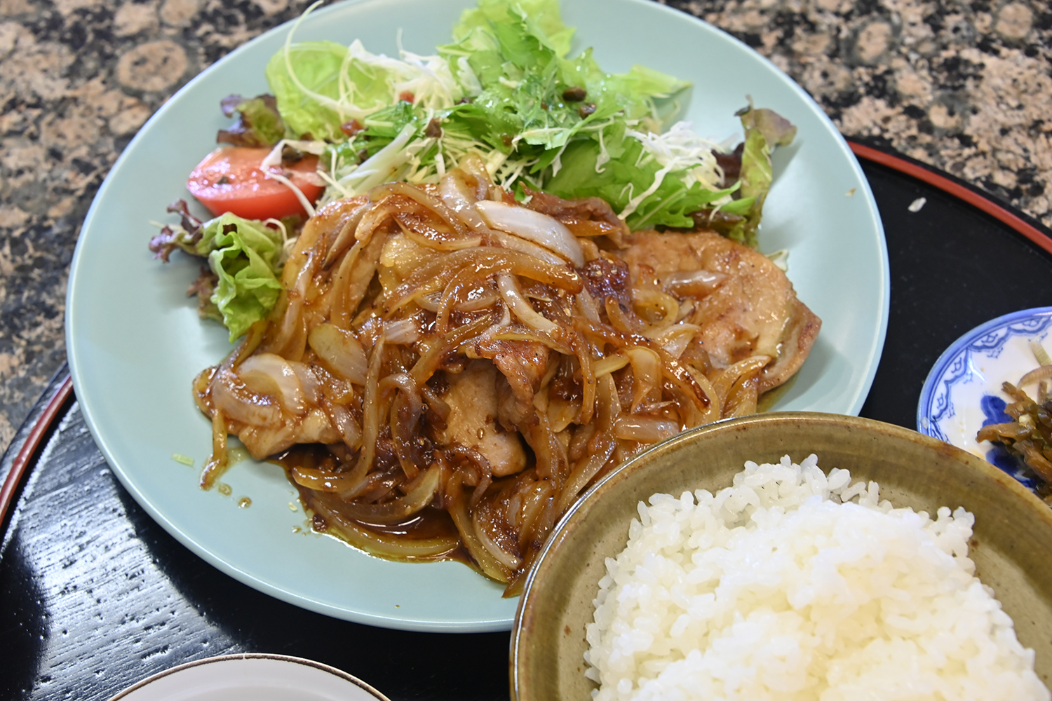 ちょうどいい味付けの「しょうが焼き定食」とホッケに小鉢８品が付く「おまかせ定食」が最高だった【Ｐ専食堂】 〜 画像20