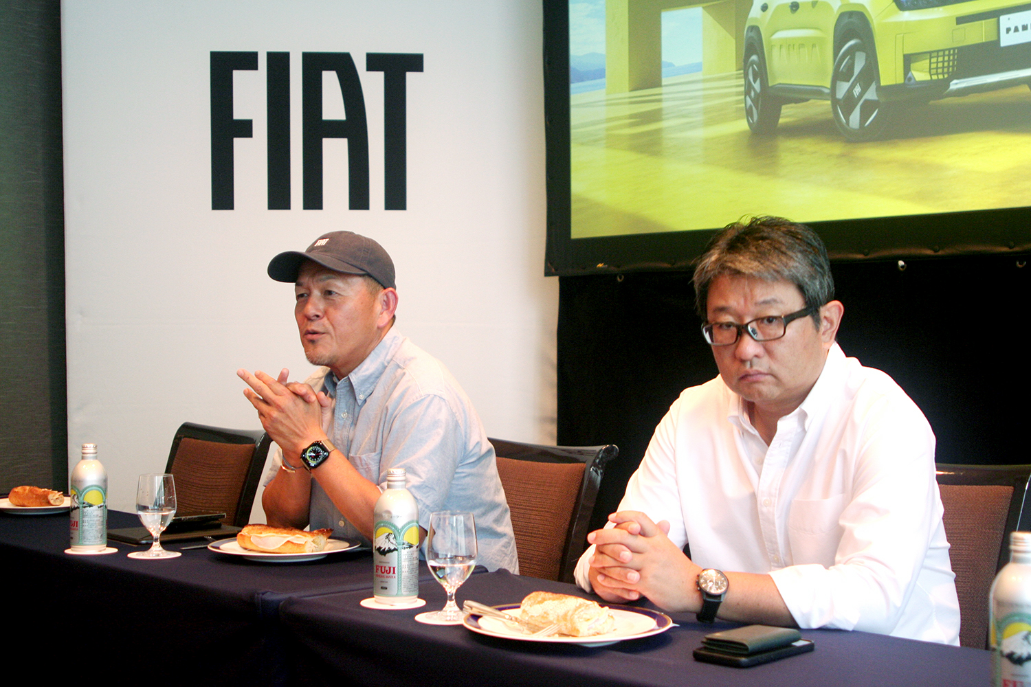 ステランティスジャパンの成田社長（右）とイタリアンブランド事業部長の黒川氏