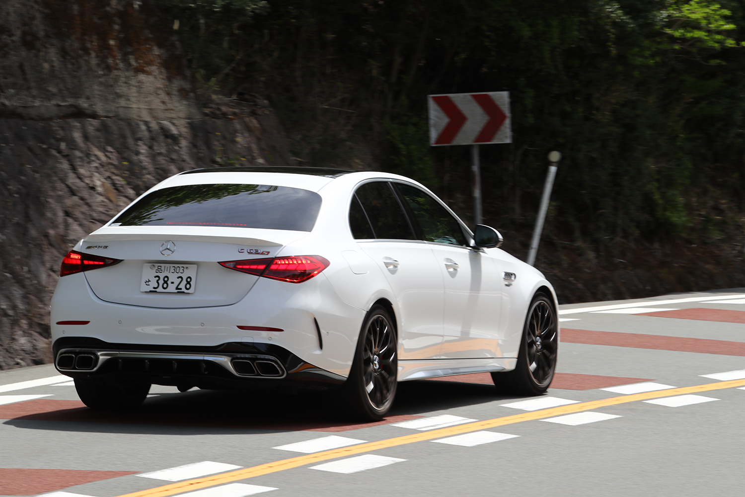 680馬力・1020Nmを誇るメルセデスAMG C 63 S Eパフォーマンスの加速にガンさんもビックリ【ガンさんこと黒沢元治のDPQ：メルセデスAMG C 63 S E パフォーマンス編】 〜 画像3